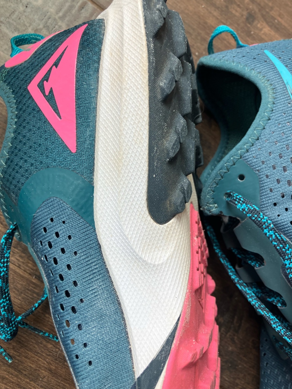 Nike Women's Air Zoom Terra Kiger 7 Trail Running Shoe Teal/Pink - Picture 8 of 9